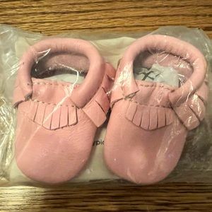 Freshly picked moccasins for baby. Light pink. Size 0